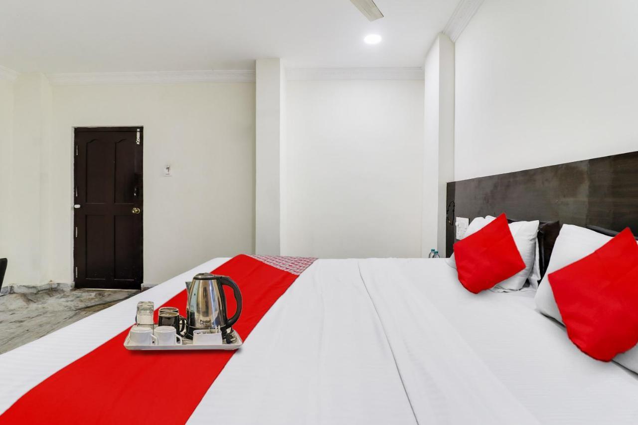 Oyo Dharani Grand Hotel Khammam Exterior foto