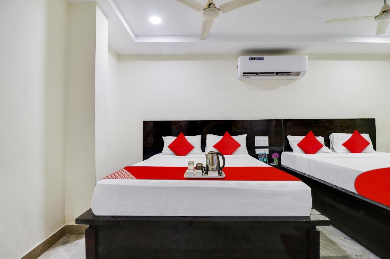 Oyo Dharani Grand Hotel Khammam Exterior foto