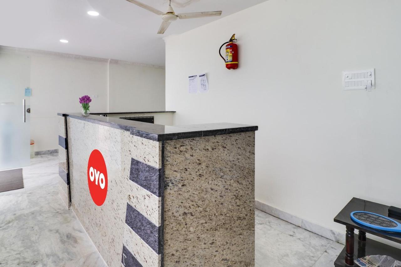 Oyo Dharani Grand Hotel Khammam Exterior foto